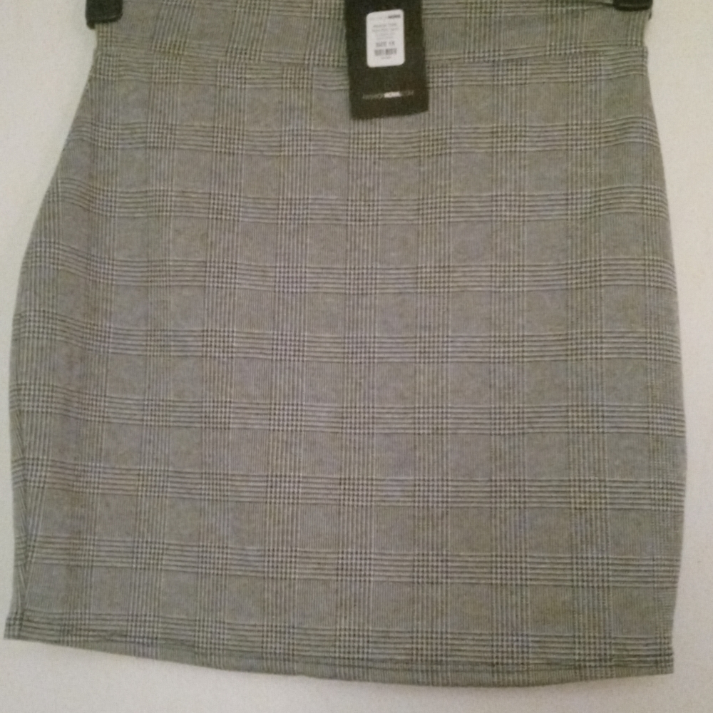 Fashion Nova plaid mini skirt